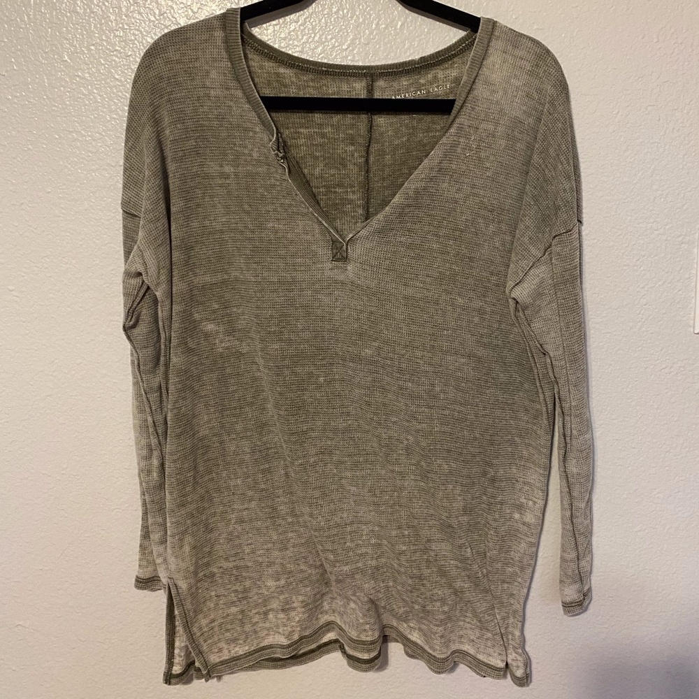 AMERICAN EAGLE green long sleeve